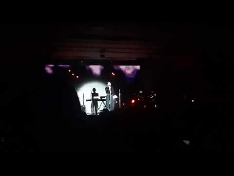 Lagu Malam Hari - Isyana Sarasvati Intimate Showcase LEXICON di Shoemaker Studios
