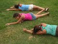 las chicas se tiran en la bajada en la costanera de santoto