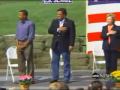 YouTube- Barack Hussein Obama rifiuta il saluto alla bandiera americana.