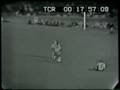 Pelé (NO #10) making a fool out of Franz Beckenbauer (NO #4) (Brazil x Germany - 1968)