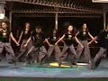a��o em dan�a de rua - o grupo a��o em dan�a de rua mescla o movimento art�stico produzido nas ruas com a arte tradicional, utilizando mais de uma linguagem art�stica, com a dan�a a m�sica e o teatro. com o objetivo de estimular a reflex�o e o posicionamento critico em rela��o a sociedade, o grupo acrescenta �s coreografias elementos do movimento hip-hop e no��es  de cidadania, oferecendo uma alternativa aliena��o social que muitas vezes permeia o presente e amea�a o futuro desses jovens.
http://www.acaocomunitaria.org.br