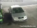 An der Tankstelle
