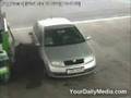 An der Tankstelle