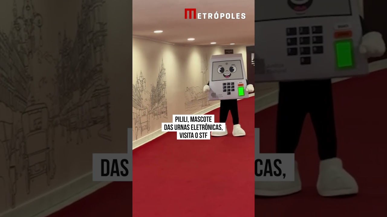 Pilili, mascote das urnas eletrônicas, visita o STF
