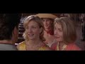 The film is centered on Julianne Potter (Julia Roberts), a 27-year-old New York restaurant critic who receives a call from her long-time friend Michael O'Neal (Dermot Mulroney). In college, the two made an agreement that if neither of them were married by the time they turned 28, they would marry each other. Three weeks before her 28th birthday, Michael tells her he has fallen in love with and is about to marry Kimberly Wallace (Cameron Diaz), a 20-year-old University of Chicago student from ...