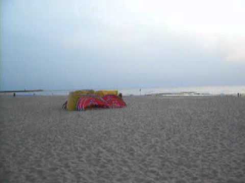 jouwpagina - Strand van Scheveningen, Den Haag, mei 2006. Beach of Scheveningen, The Hague, May 2006. See also fortaleza.jouwpagina.nl Roger Overdevest.