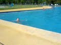 EN LA PISCINA