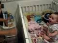 videos de Brother Makes Sister Laugh