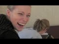 bigFM Chrissi und Vani als Zimmermädchen
