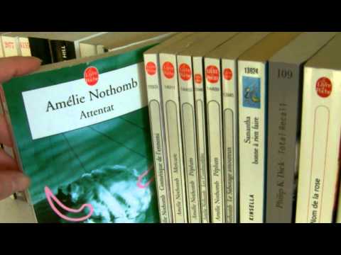 Bibliothèque - Première vidéo consacrée à la présentation de ma bibliothèque. Le meuble que j'ai acheté chez Conforama : http://www.conforama.fr/produit_dico-coloris-blanc_...