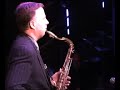 harry allen (tenor sax)�� joe cohn (guitare), joel forbes (cb)� chuck riggs(dms)
voil� un quartet dessence bebop qui cartonne partout dans le monde.
harry allen a �t� laccompagnateur des plus grands, mentionnons, entre autres, rosemary clooney, ray brown, bucky pizzarelli. il aenregistr� avec tony bennett, james taylor et john pizzarelli. joe. cohn a jou� et enregistr� avec dizzy gillespie, zoot sims, freddie hubbard, artie shaw et, bien s�r, son p�re al cohn.
