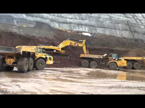 EXCAVADORA CAT - Cargando articulada 740 cat.