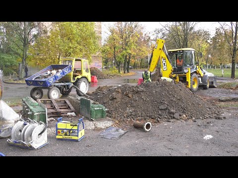 Сучасні іноваційні труби замість старих зношених - у Харкові тривають ремонтні роботи