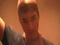 Hugo ne sait pas mettre de collants