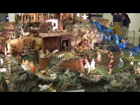 Nacimientos de Navidad. - El Nacimiento 1012 de Gastón Calvet Warnery en el Centro Comercial Perinorte, Cuautitlán Izcalli, Estado de México. Escala de la figuras: o pastores: 20 cm V...