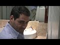 Cámara oculta Amstel: ¡oigo piropos en el baño! Día del Hombre.
