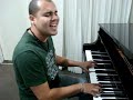 Codinome Beija Flor por Vinicius Prado (piano e voz)
