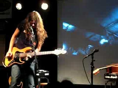 Lauri Porra FME bass clinic