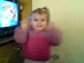 Maitê dançando Patati Patatá