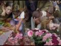 this video was created in remembrance of all those who are affected by war...the refugees, the various militaries and their families, and those of us who witness or participate in their anguish.  i especially dedicate this song to the refugees from kosova i worked with in 1999, and pray there is not a repeat of their tragic story on the horizon...

farewell to my homeland,
farewell my mother's hands;
farewell to my homeland,
farewell my dearest friends...

for life has called me onward,
to a path i walk in faith;
i must go, but my heart weeps within me...

i must go, but you'll see me,
in the flowers that bloom there,
'til the lord brings me home to you...
'til the lord brings me home.

words & melody by frances key
arranged by cyrille verdeaux