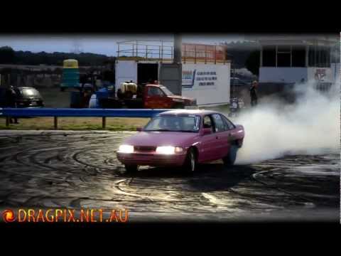 V6 Holden VP Burnout - South Coast Raceway 02/03/2012