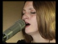 La chanteuse “L” live 2 2