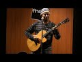 Extrait du concert acoustique donné par Nibs van der Spuy le 2 avril 2008 au forum de la Fnac Strasbourg à l'occasion de la sortie de son nouveau disque « Beautiful feet » (Naïve)