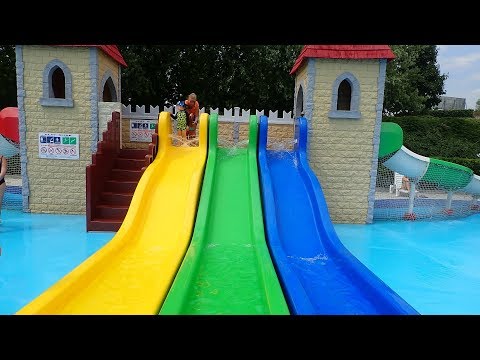 Multislide für Kinder :: Kinderrutsche am Wasserspielhaus | Acquatica Park Mailand