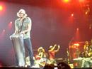 Bandmember Enrique Iglesias dancing, Holland