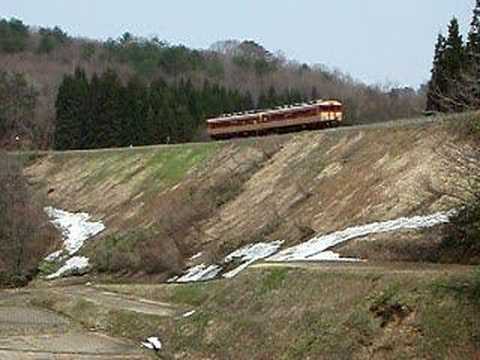 米坂線　国鉄色キハ５８　２連