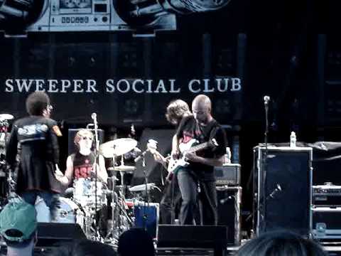 Tom Morello Face Solo