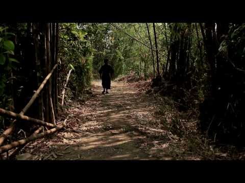 หนังผี - หลาน ยายและเรื่องเล่าผีโพง (Tales of A Grandmother) media arts and design : short film in 2013.
