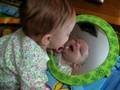videos de Allie blowing raspberries in the mirror