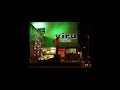 otse t�navatelt kuhu k�lvatud mured ja raskus 
astus bussi number 5 t�druk kel tagataskus polnud piletit 
polnud imegi, tal polnud nime 
polnud koduv�tmeid, kodu polnud 
m��da linna pimesi ta hulkus 
eilsest j�relej��nud pulgakommipulk suus 
tuksus s�da tempoga sama kui naeris v�i kui nuuksus 
sest veedetud �� m�nnikul polnud olnud suurem asi luksus 
lukus olnud uksed j�ttis avamata uhkus 
h�lmad t�mbas koomale kui j�ine tuul puhkus 
ja kui vihm r��sta asemel t�itis silmad 
oli koduks mitteametlikult see hoone kesklinnas 
kus teda kohtan t�na juba korda kolmek�mnendat 
s�brad tal seal majas tunduvad nagu k�ll vennad 
a kui �htu saabudes poe uks lendab lukku 
pole �el teha muud kui minna p��sasse tuttu 

p�evad l�bi sihitult l��es surnuks vaba aega
tervitab mind kaubamajas �ks ja sama igavlev kamp
keegi neist koolis ei k�i ja pooled eiravad lasteaeda
vanim peaaegu 18 ja �hel plikal s�les v��ksub v�ike pamp
kui keegi mahapaneb sita ja turva v�tab valjult s�na
hajub kari laiali hetkega nagu saia n�panud varblased
ning kui l�ppenud on p��a mind kui saad see �hte auku s�da
l��b v�idutantsu samas kohas v�ike r��mas vargamees
nad on kohal iga hommik nii suvel kui ka talvel 
juba ammu enne avamist l�bi ukse piiluvad
lahkudes alles siis kui keegi �ra ajama tuleb
m�istmatus lapsepilgus, kuidas sa aru siis ei saa, 
et meie kodu on siin!

need on lapsed kelle jaoks vanematel pole aega
pole m�istmist, pole raha v�i siis m�ni p�hjus muu
need on lapsed supermarketites veetmas vaba aega
pealiskaudsus v��nab varakult k�veraks need noored puud

pooltel olemas on kodu, ema, isa oma tuba
aga siiski otsib miskit siit l�ppematust saginast
algul paistab s�de v�lja silmist - lubab, kohe- lubab 
ajapikku tuhmub pilk ja suitsust h��l j��b k�hedaks
vanematel pole aega, liiga vanad �ed v�i vennad
peavad liialt titekaks ja kuhugi ei v�ta kaasa
mis j��b �le? 
sihitult ringi h�ngides h�sti tunda ennast
ja mitte palliplatsil vaid hoopis n�iteks viru keskuses
uus aeg ei soosi arengut vaid kinnisvaraarendust
ja lastest sageli on saanud mittekasumlik projekt
tatist saati sunnitud t�estama oma lennuv�imet ja paremust
et ei lendaks pr�gikasti nagu n�rtsin'd lillebukett