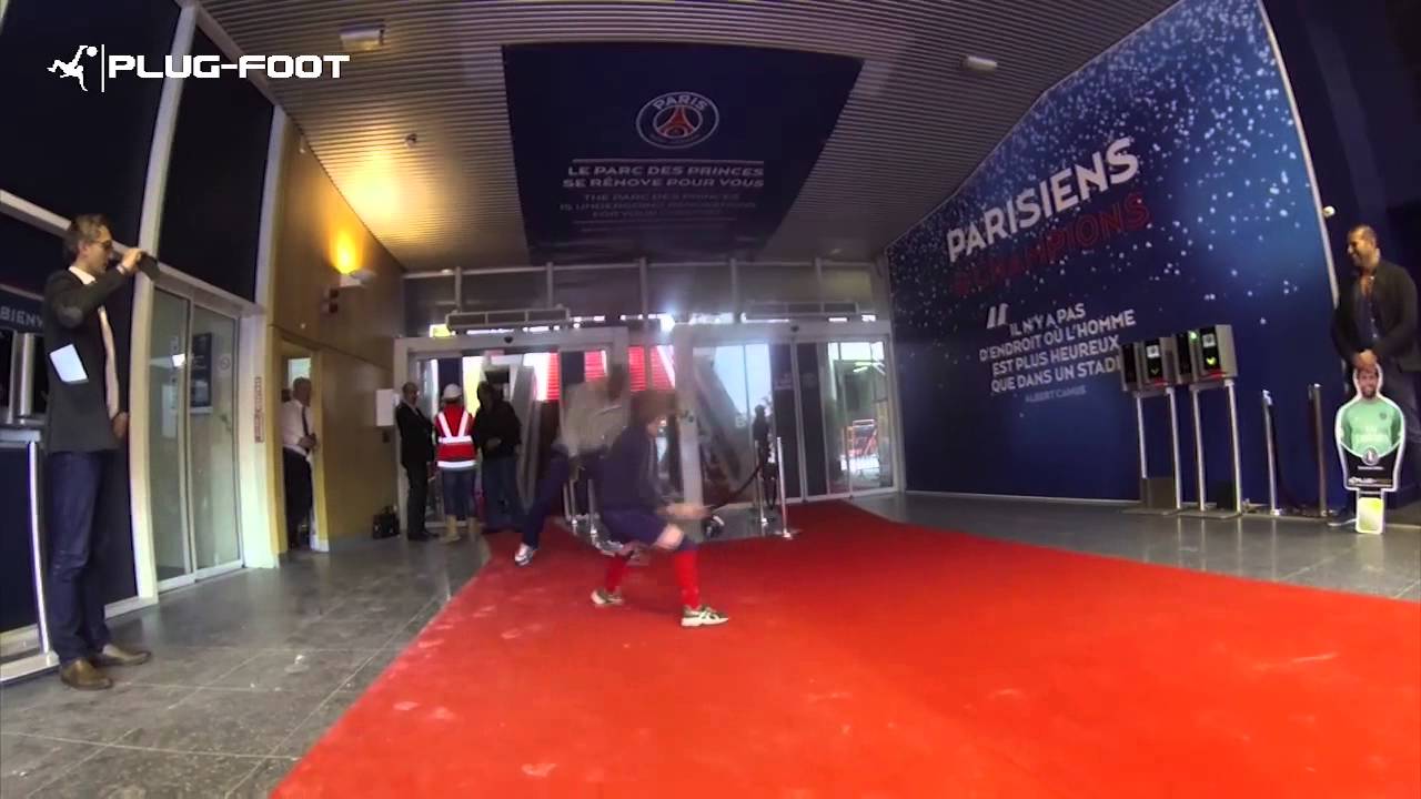 Notre Plug-Footer Dante en compagnie de Salvatore Sirigu!