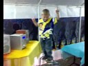 denzel aan het dansen