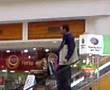 Alvaro Rudolphy en el mall de valdivia xD