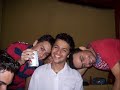 Aos amigos! Aos amigos!
