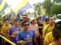 caravana al rededor del estadio