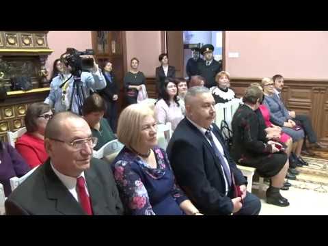 Президент страны вручил государственные награды группе учителей Республики Молдова