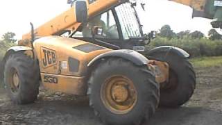 JCB loadall 530 unloading the last load of silage