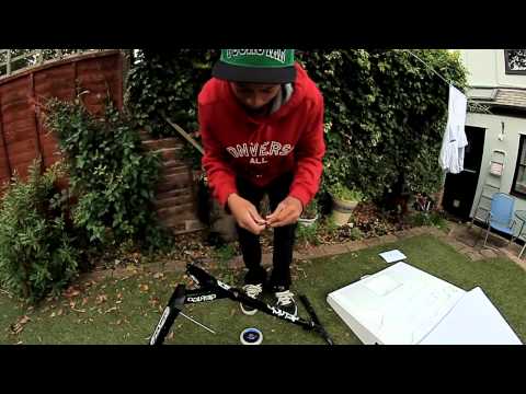 Scooter - Brandon running you through the new UK version of the new district v4 complete scooter!