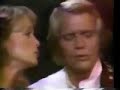 David Soul canta in duo con Marta  Lynne al Burt Sugarman Midnight Special il 28 febbraio 1977.