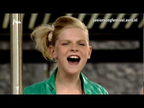tik - Alle finalisten van het Junior Songfestival hebben een eigen videoclip. Bekijk hier de videoclip Tik Tak Tik van Femke. Meer Junior Songfestival vind je op: ...