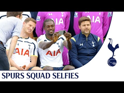 Emmanuel Adebayor loves a selfie!