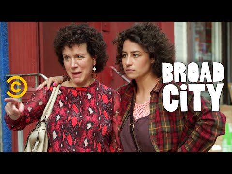 Broad City - Ilana's Mom at the Nail Salon