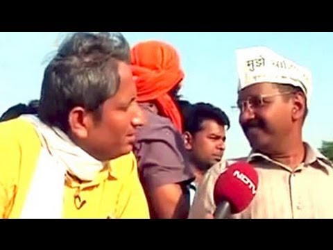 Aap - Prime Time: We cover the roadshow by Arvind Kejriwal in Varanasi and speak to various supporters who explain what made them quit being loyal to other parties...