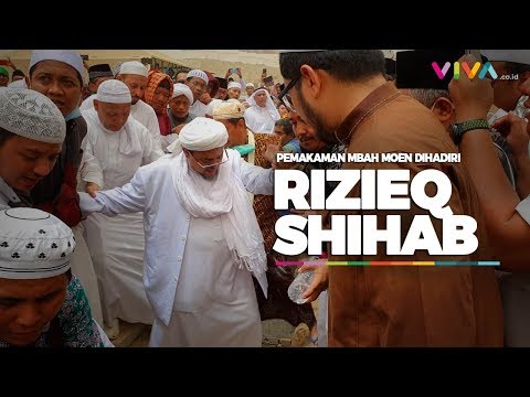 Rizieq Shihab Hadir di Pemakaman Mbah Moen