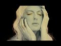 video Official music video
...