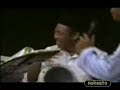 MENYANYI   DAN  MENARI  (JOJET)